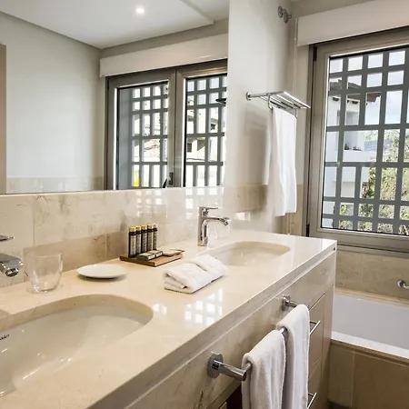 Direct Transfer Gold Beach, 3 Bdr Suite, Sea Views * 吉亚德索拉