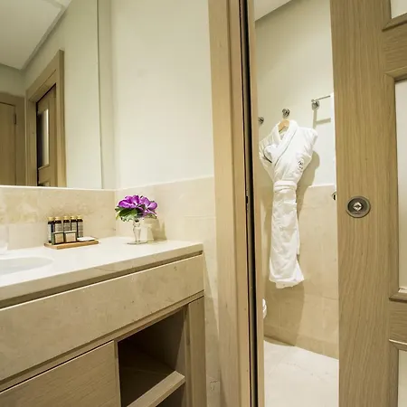 Direct Transfer Gold Beach, 3 Bdr Suite, Sea Views Διαμέρισμα